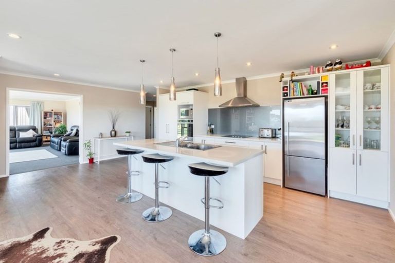 Photo of property in 140 Webber Road, South Head, Helensville, 0874