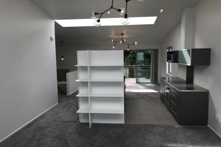 Photo of property in 17/2 Onslow Road, Khandallah, Wellington, 6035