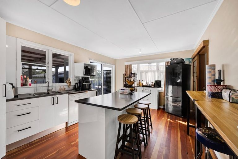 Photo of property in 8 Pacey Avenue, Hawera, 4610