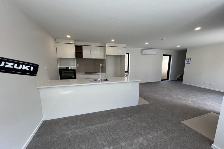 Photo of property in 5/535 Swanson Road, Ranui, Auckland, 0612