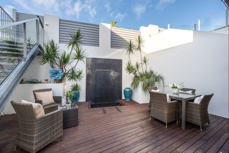 Photo of property in 5a Bucklands Beach Road, Bucklands Beach, Auckland, 2012