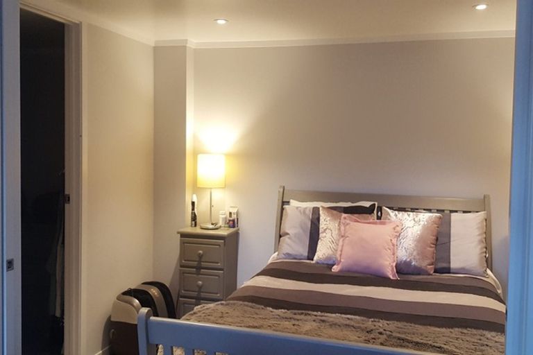 Photo of property in 66a Uxbridge Road, Mellons Bay, Auckland, 2014