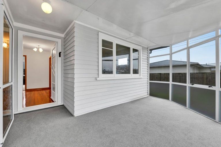 Photo of property in 5 Truby King Street, Merrilands, New Plymouth, 4312