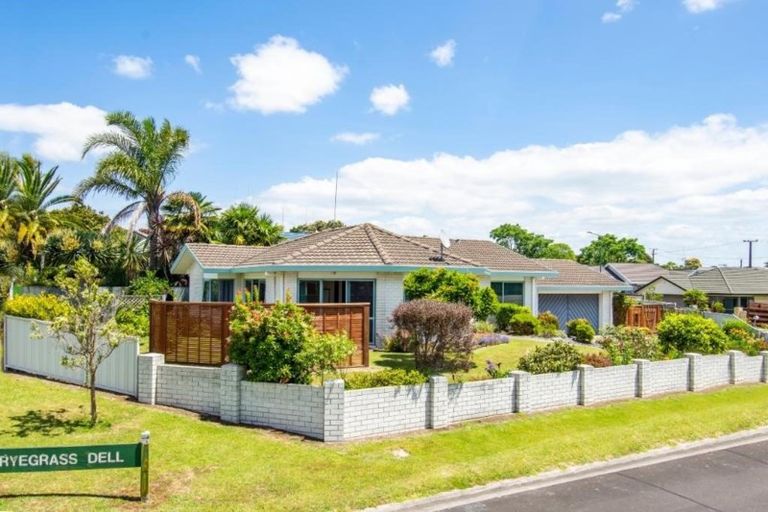Photo of property in 1 Ryegrass Dell, Welcome Bay, Tauranga, 3112