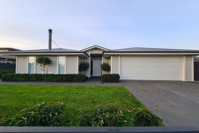 Photo of property in 18 Sterling Drive, Prebbleton, 7604