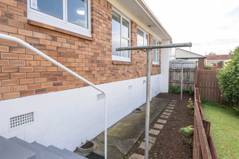 Photo of property in 2/52 Wallace Road, Papatoetoe, Auckland, 2025