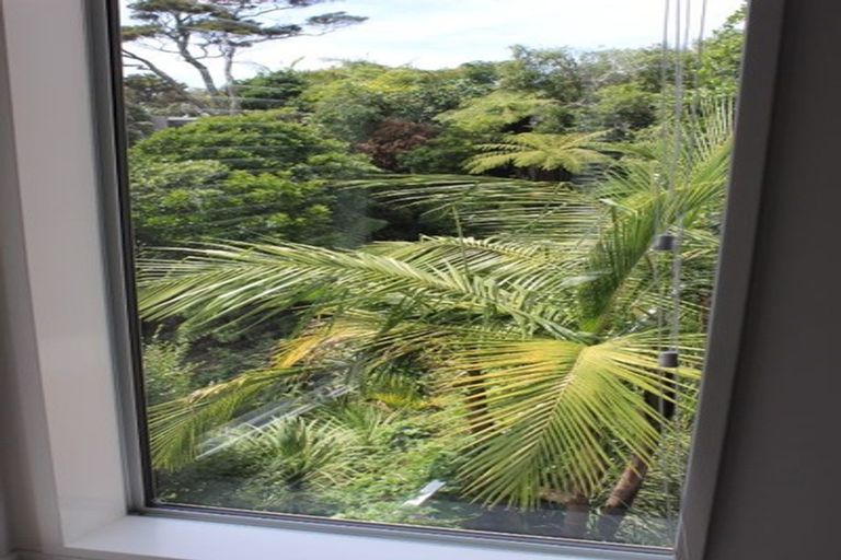 Photo of property in 2/83 Hinemoa Street, Birkenhead, Auckland, 0626