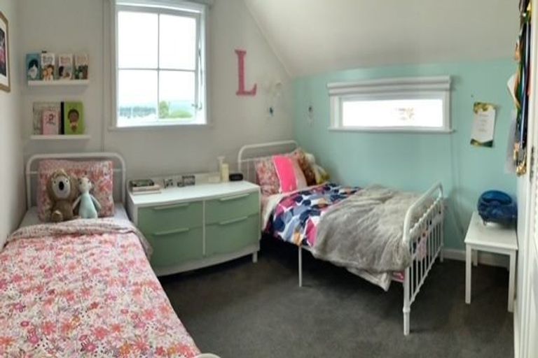 Photo of property in 49 Kensington Avenue, Petone, Lower Hutt, 5012