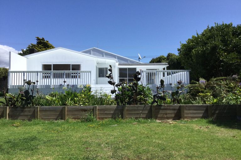 Photo of property in 47 Wairau Road, Oakura, 4314