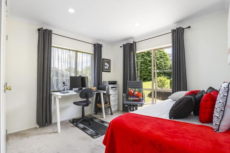 Photo of property in 8 Glenburn Place, Nawton, Hamilton, 3200