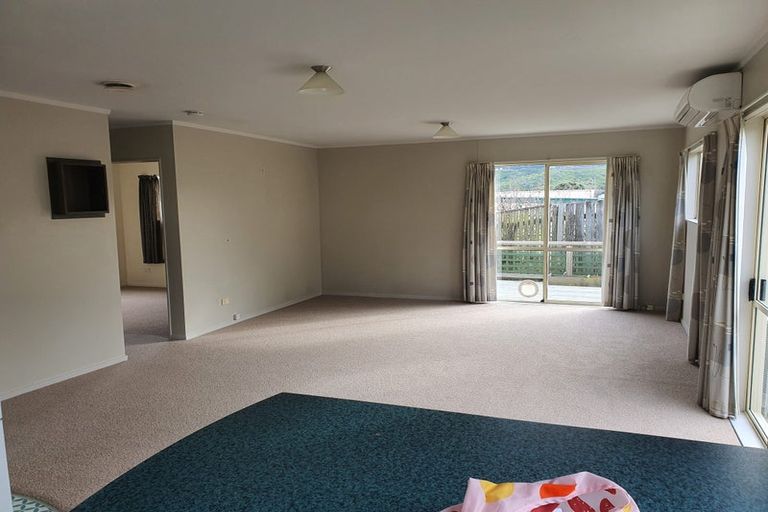 Photo of property in 27a Tremewan Street, Tawa, Wellington, 5028