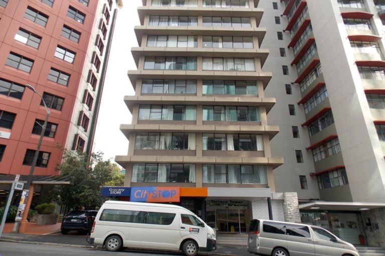 Photo of property in Terrace Tower Apartments, 1/126 The Terrace, Wellington Central, Wellington, 6011
