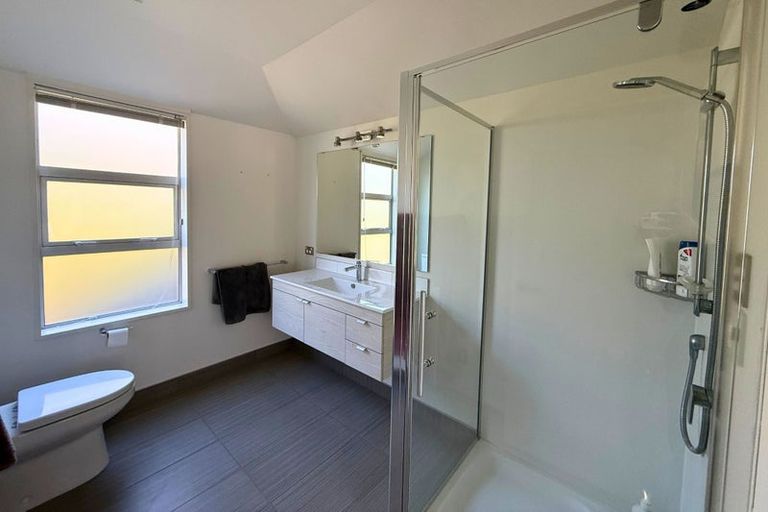 Photo of property in 28 Kelliher Drive, Wanaka, 9305