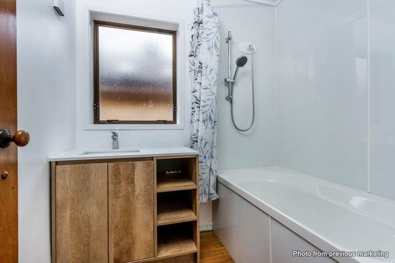 Photo of property in 2/1 Claude Brookes Drive, Henderson, Auckland, 0612