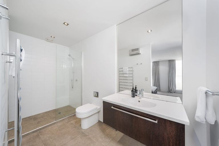 Photo of property in 12 Holly Road, St Albans, Christchurch, 8014