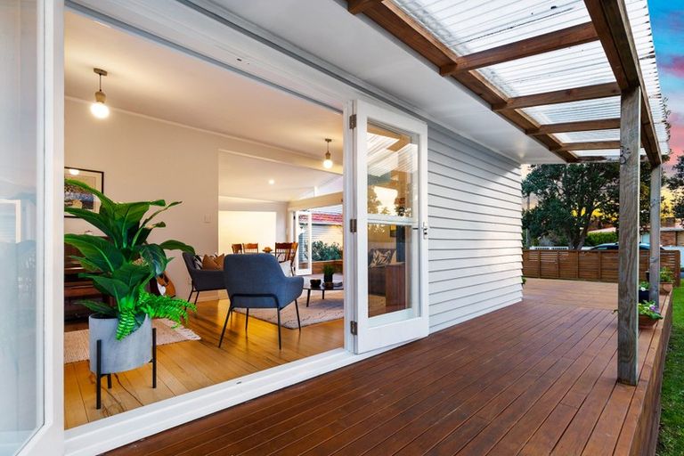 Photo of property in 3 Barberry Lane, Te Atatu Peninsula, Auckland, 0610