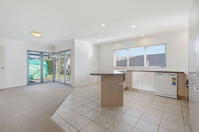 Photo of property in 57a Redoubt Road, Goodwood Heights, Auckland, 2105