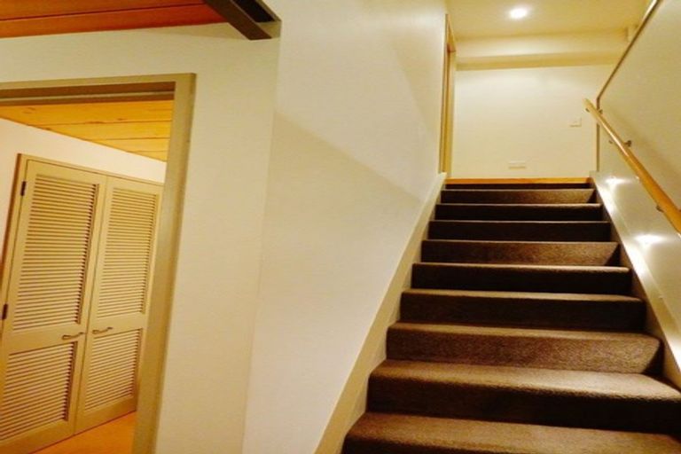 Photo of property in Stadium Garden Flats, 118/107 Thorndon Quay, Pipitea, Wellington, 6011