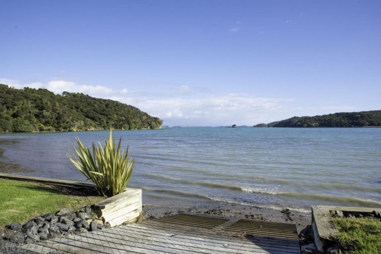 Photo of property in 75b Manawaora Road, Russell, 0272