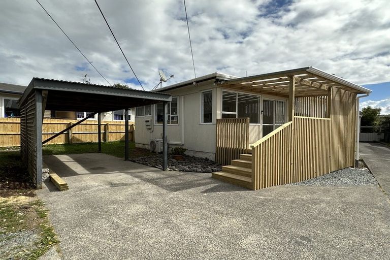 Photo of property in 69a Red Beach Road, Red Beach, 0932