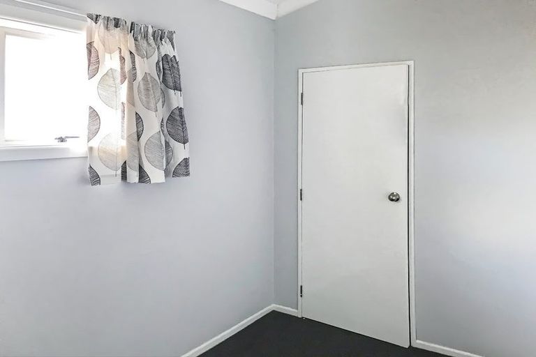 Photo of property in 42 Wynyard Crescent, Tamatea, Napier, 4112