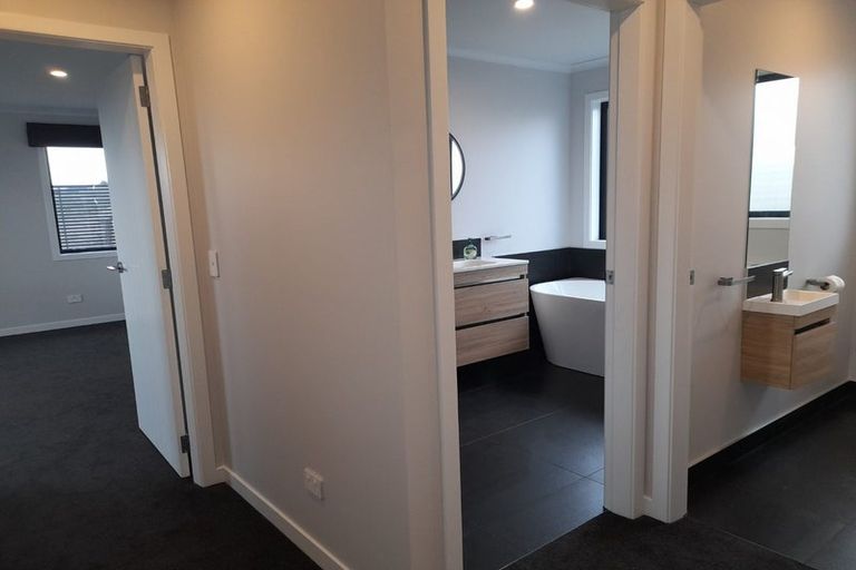 Photo of property in 33 Ngaru Crescent, Wharewaka, Taupo, 3330