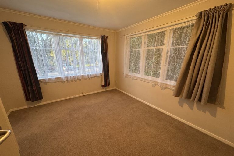 Photo of property in 90 Broderick Road, Johnsonville, Wellington, 6037