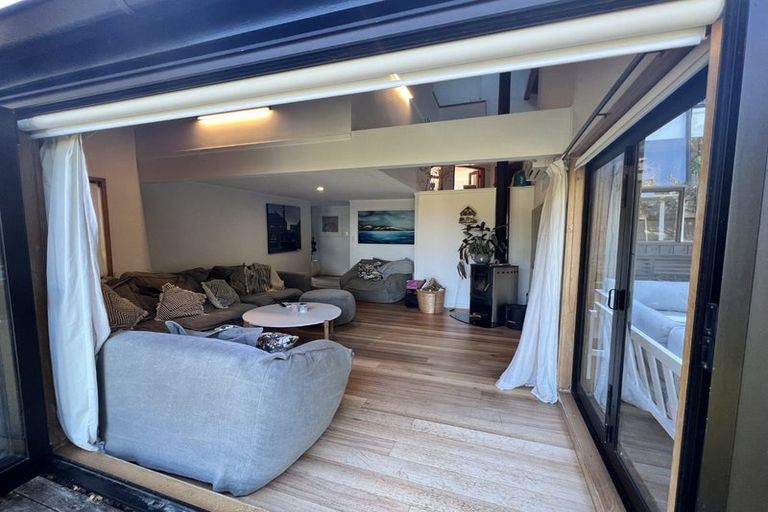 Photo of property in 23 Telephone Road, Birkenhead, Auckland, 0626