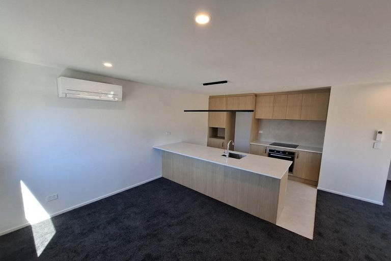 Photo of property in 8a Grassmere Street, Papanui, Christchurch, 8052