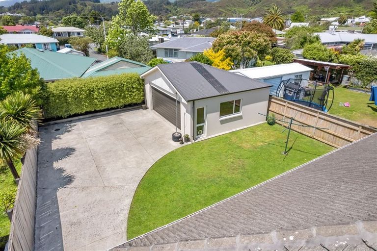 Photo of property in 28 Kashmir Avenue, Clouston Park, Upper Hutt, 5018