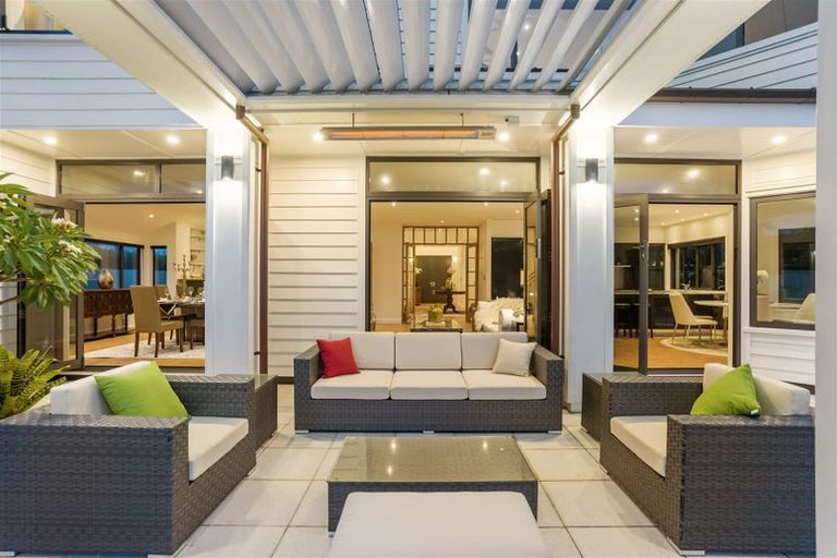 Photo of property in 235 Bleakhouse Road, Mellons Bay, Auckland, 2014