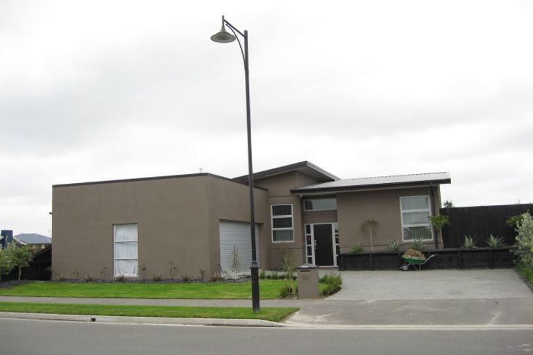 Photo of property in 58 Titirangi Crescent, Parklands, Christchurch, 8083