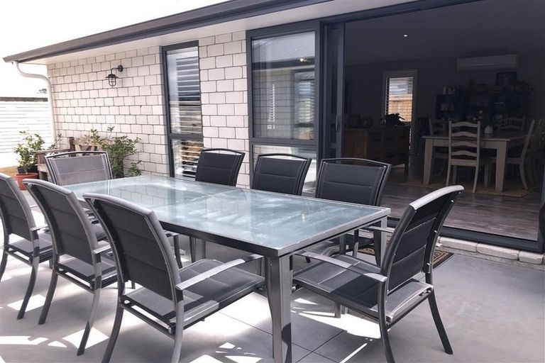 Photo of property in 8 Saint Thomas Avenue, Pyes Pa, Tauranga, 3112