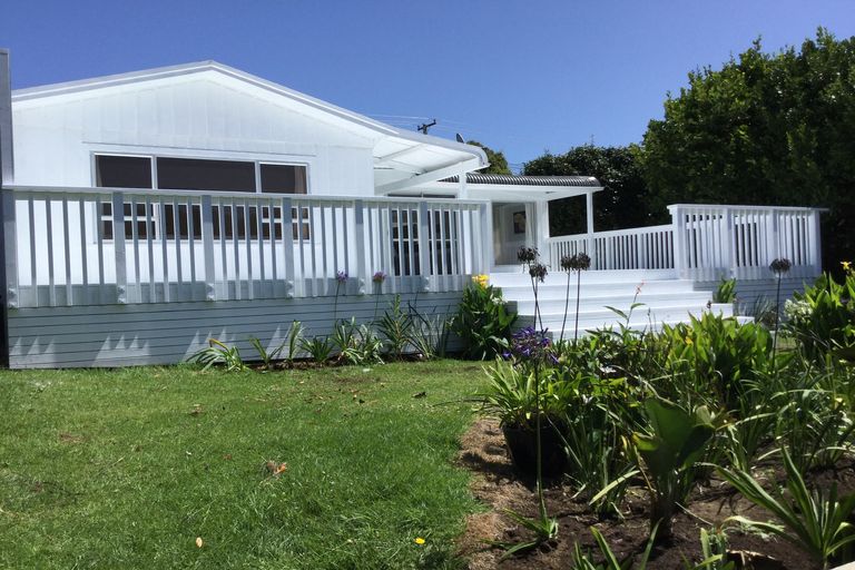 Photo of property in 47 Wairau Road, Oakura, 4314