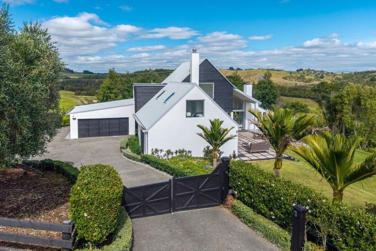 Photo of property in 122 Brownhill Road, Whitford, Manurewa, 2576