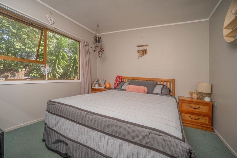 Photo of property in 2/13 Wirihana Road, Titirangi, Auckland, 0604