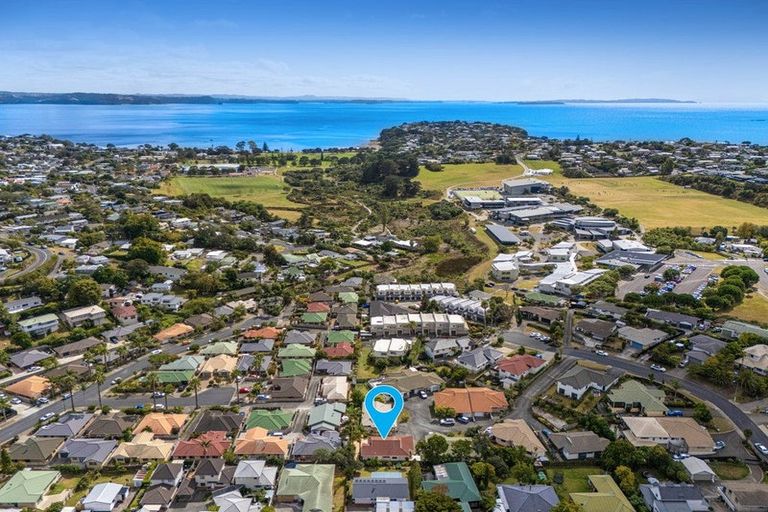 Photo of property in 19 Palmgreen Court, Stanmore Bay, Whangaparaoa, 0932