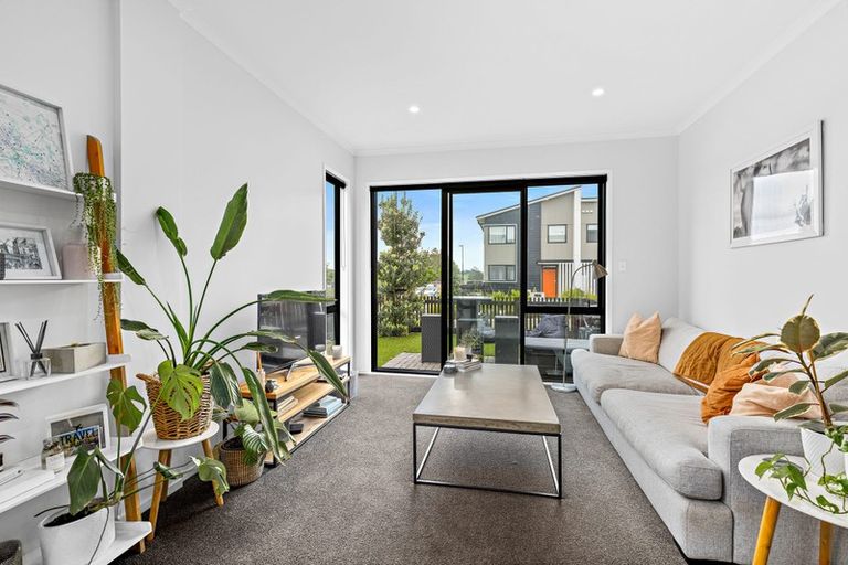 Photo of property in 1 Pukewhero Rise, Westgate, Auckland, 0614