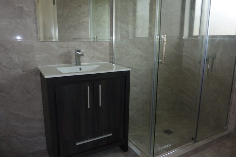 Photo of property in 7 Sutton Crescent, Papatoetoe, Auckland, 2025