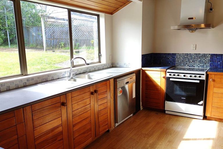 Photo of property in 41 Kennedy Avenue, Forrest Hill, Auckland, 0620