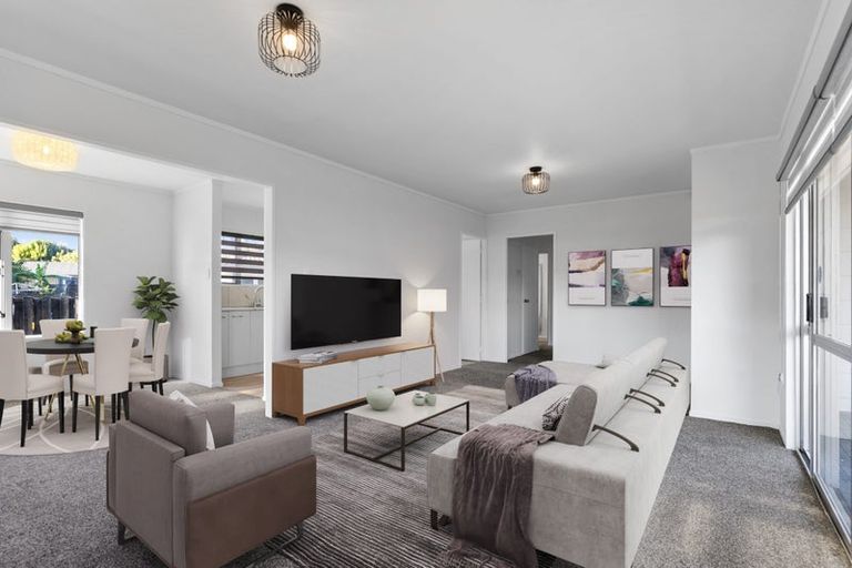 Photo of property in 4 Stoll Place, Clendon Park, Auckland, 2103