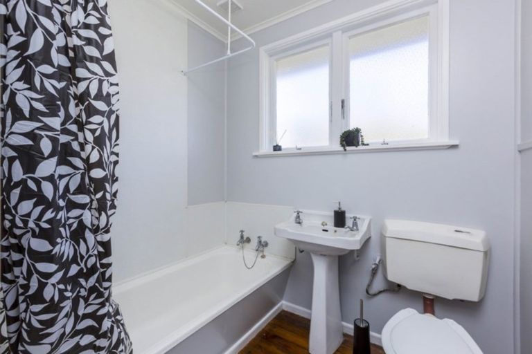 Photo of property in 1033a Fergusson Drive, Clouston Park, Upper Hutt, 5018