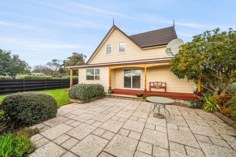 Photo of property in 54 Ketemarae Road, Normanby, Hawera, 4614