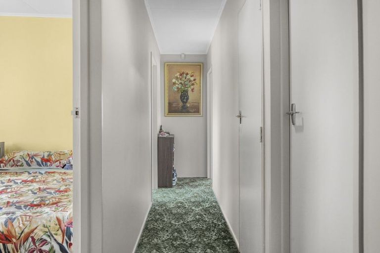 Photo of property in 76 Brandon Street, Featherston, 5710