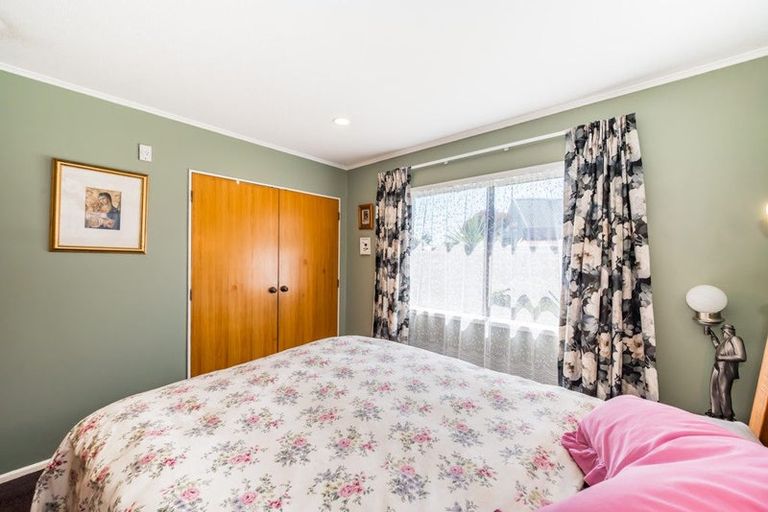 Photo of property in 13a Hadfield Place, Paraparaumu Beach, Paraparaumu, 5032