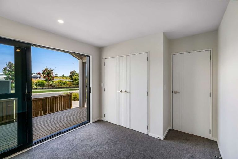 Photo of property in 6 Rorotu Avenue, Karaka, Papakura, 2113