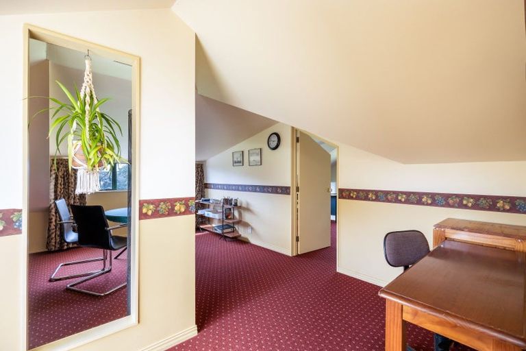 Photo of property in 1 Kahikatea Street, Inglewood, 4330