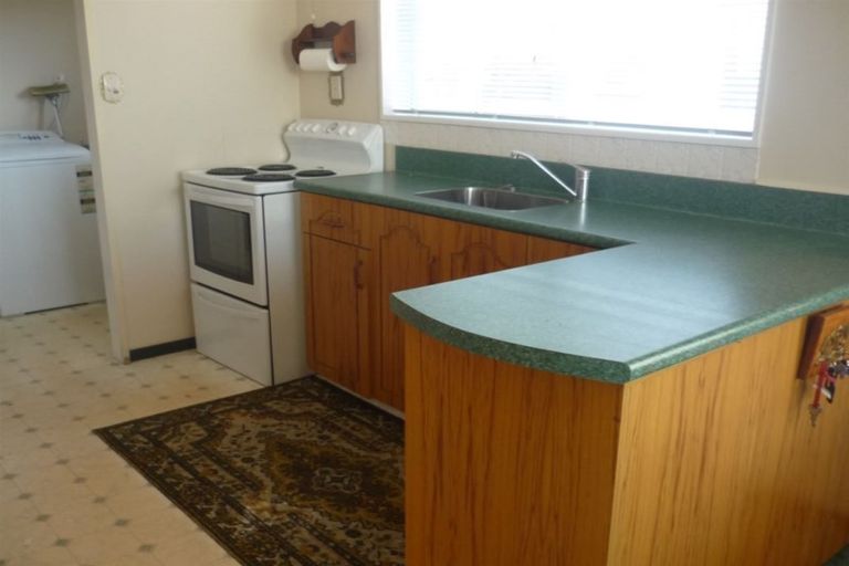 Photo of property in 2/90 Lincoln Road, Hillmorton, Christchurch, 8024