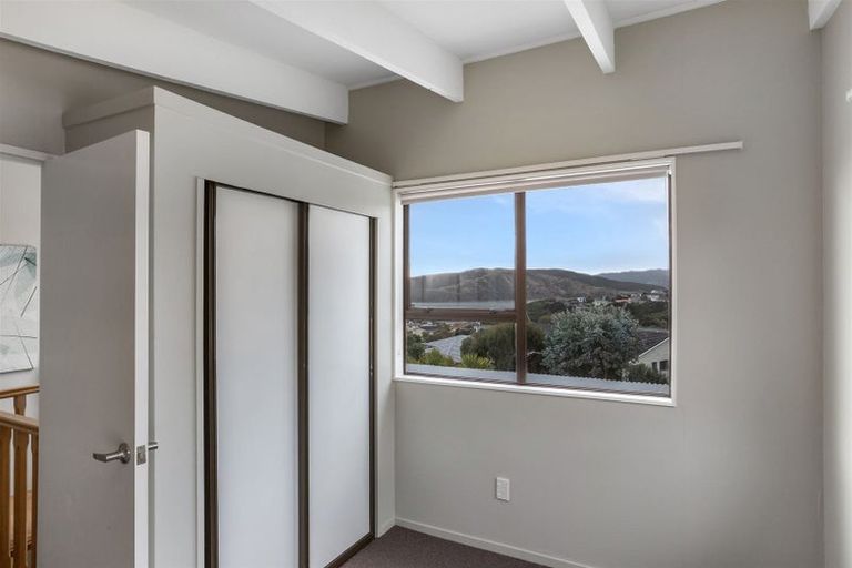 Photo of property in 16 Kinloch Place, Papakowhai, Porirua, 5024