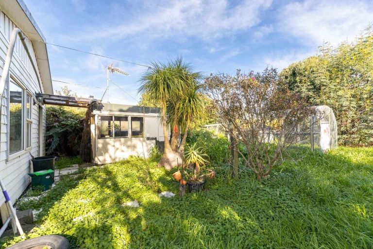 Photo of property in 3 Mcnaughton Street, Waitara, 4320